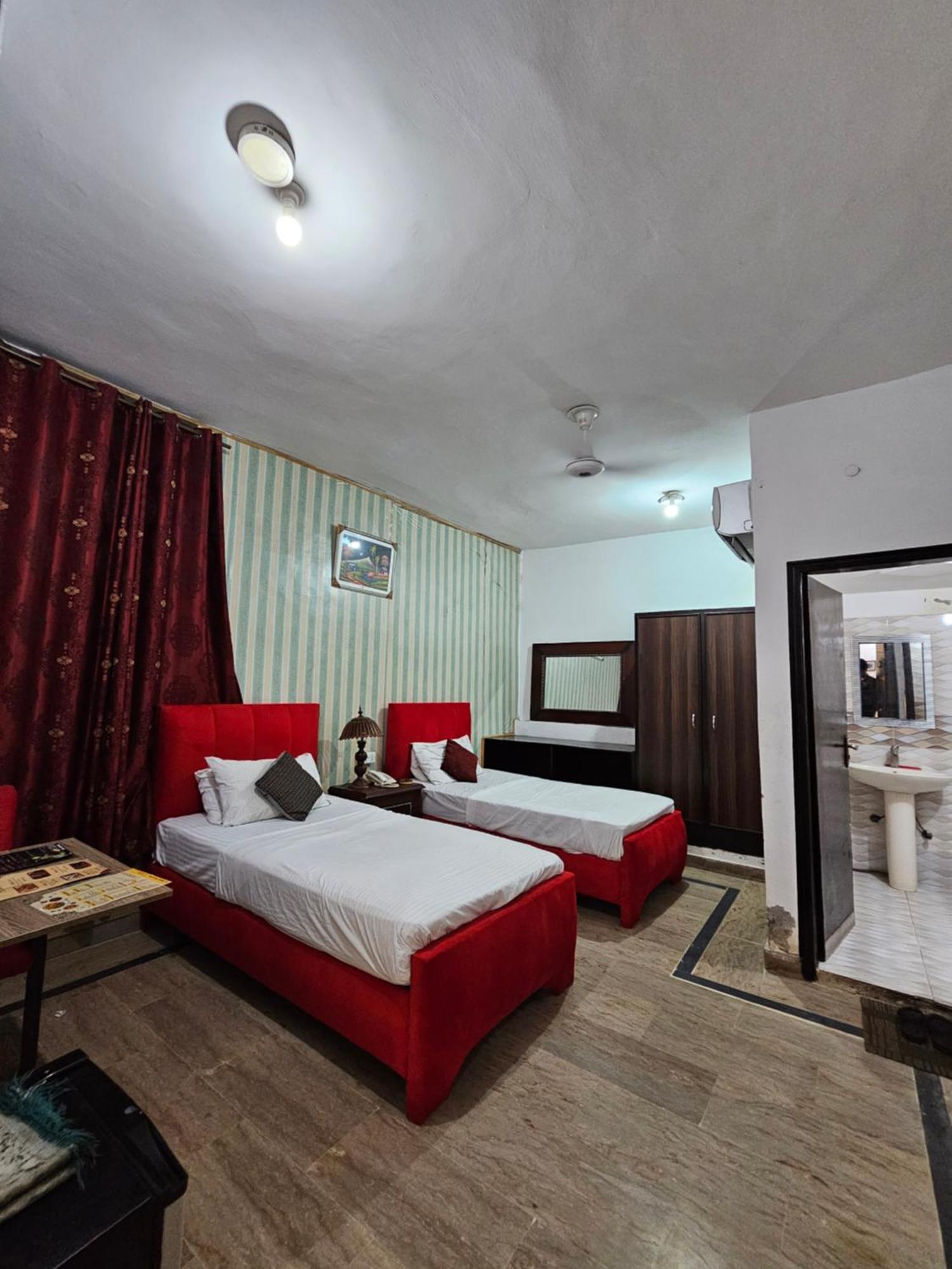 Hotel Tulip Inn, Gulberg Lahore Chambre photo