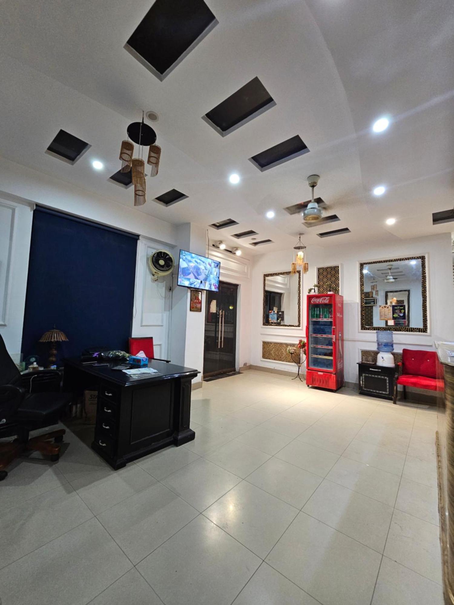 Hotel Tulip Inn, Gulberg Lahore Extérieur photo